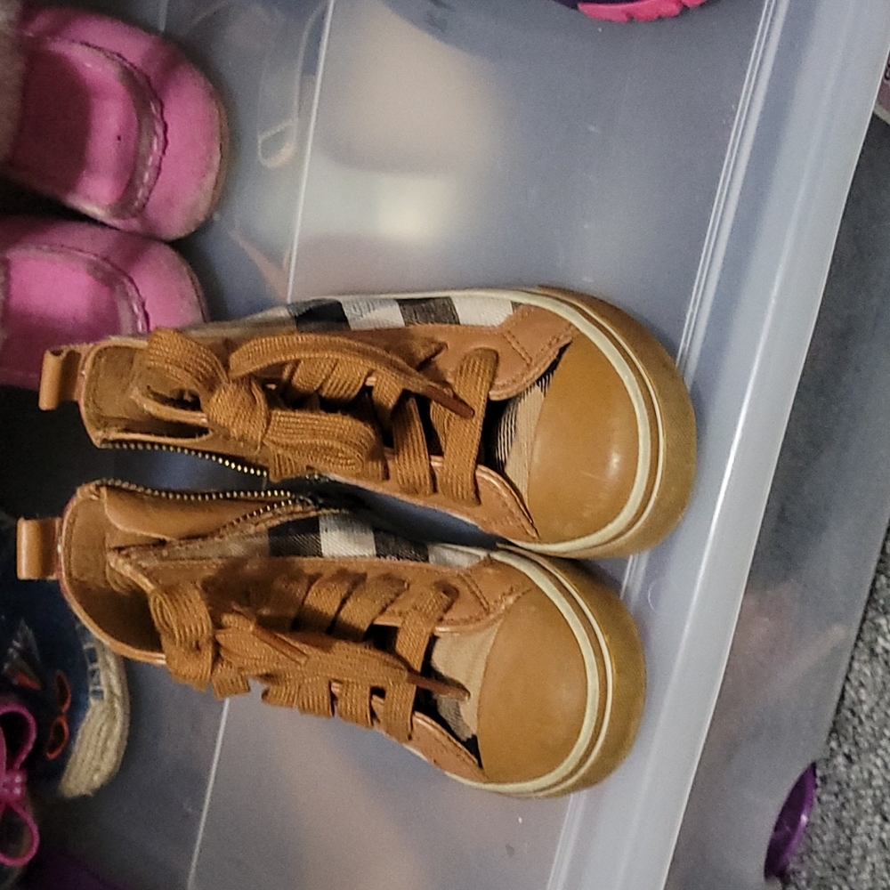 Burberry girl shoes